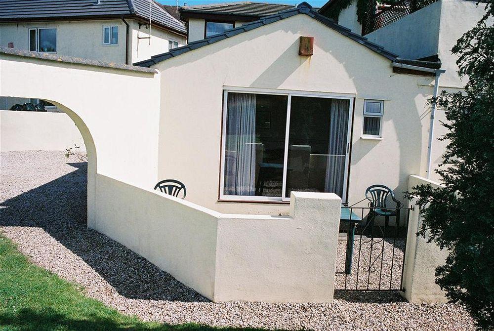 Crossways & Sea View Holiday Apartments Torquay Exterior photo